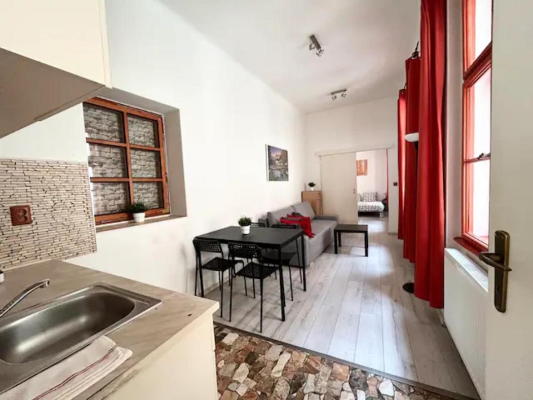 Party House - Ve Smeckach 18, Center!! * Praag