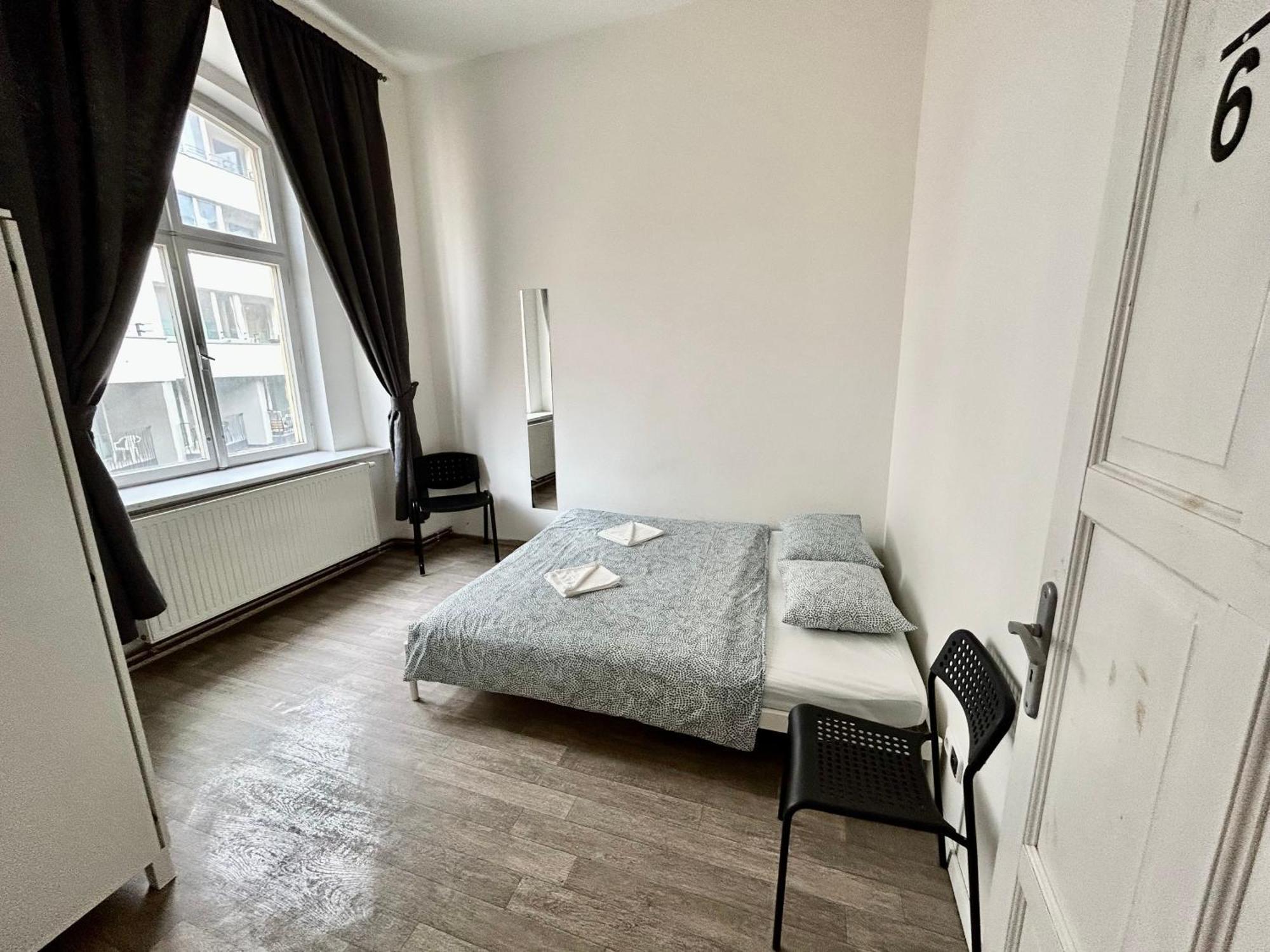 Party House - Ve Smeckach 18, Center!! * Praag
